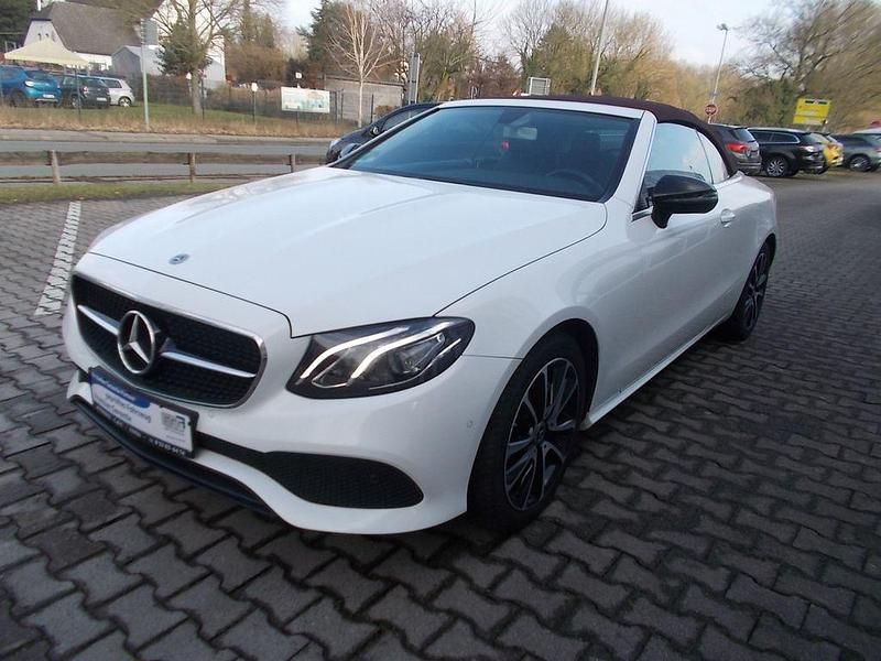 Gebraucht Mercedes E200 184 PS (135 kW) 2018 Weiß Cabrio