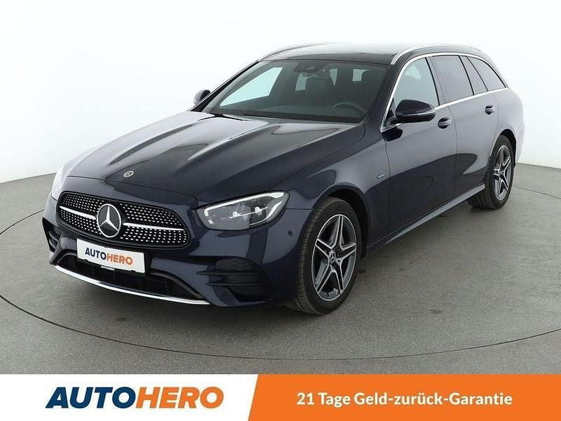 Blau Gebraucht 2021 Mercedes E300 AMG line Limousine | 37.960 € (Guter Preis) - Bild 1/3
