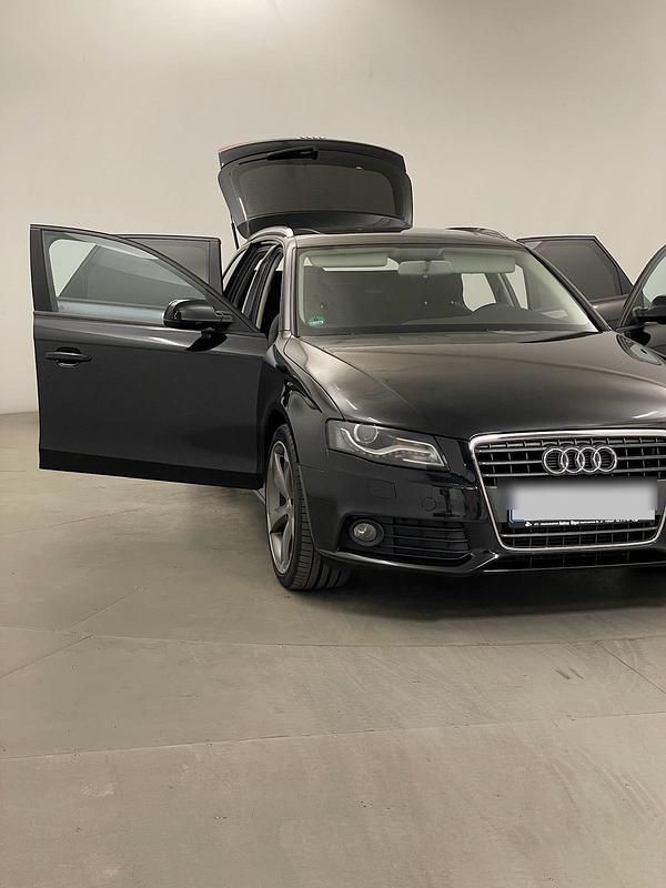 Schwarz Gebraucht 2011 Audi A4 Design Kombi | 7.800 € (Fairer Preis) - Bild 1/4
