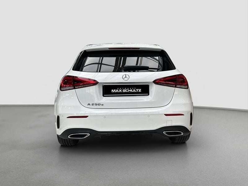 Gebraucht Mercedes A250 Advanced 218 PS (160 kW) 2022 Weiß Limousine