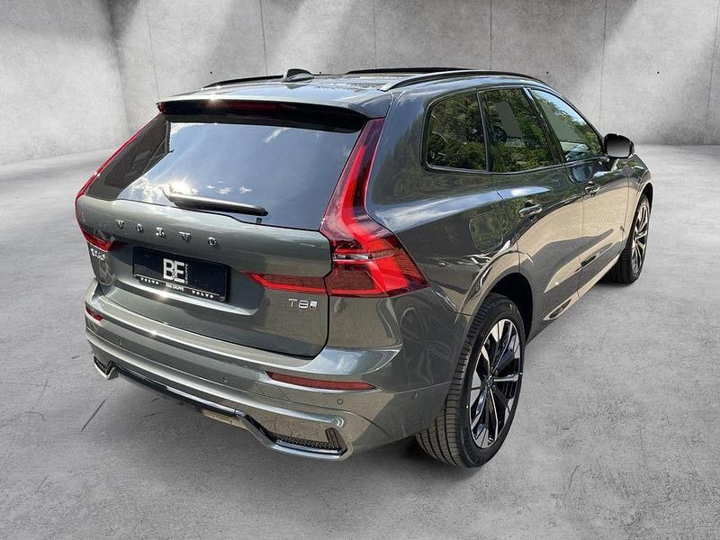 Neu Volvo XC60 Ultra 455 PS (334 kW) 2025 Forest lake / metallic SUV