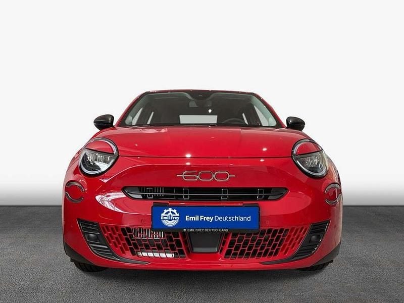 Gebraucht Fiat 600 101 PS (74 kW) 2025 Rot Limousine