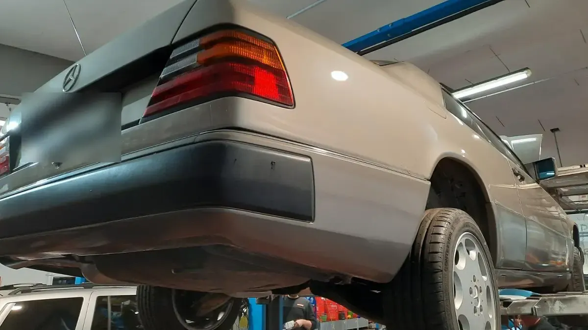 Gebraucht Mercedes 230 132 PS (97 kW) 1987 Gold Coupé
