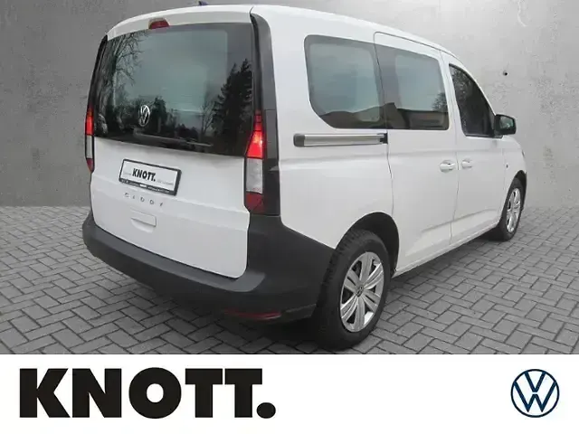 Second-hand VW Caddy Basis 122 CP (89 kW) 2022 Alb Monovolum