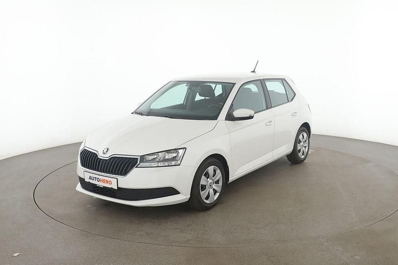 Weiß Gebraucht 2021 Skoda Fabia Cool Plus Limousine | 12.600 € (Fairer Preis) - Bild 1/3
