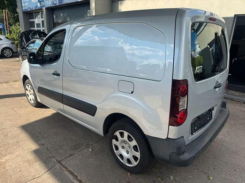 Gebraucht Peugeot Partner 90 PS (66 kW) 2013 Silber Van / Kleinbus