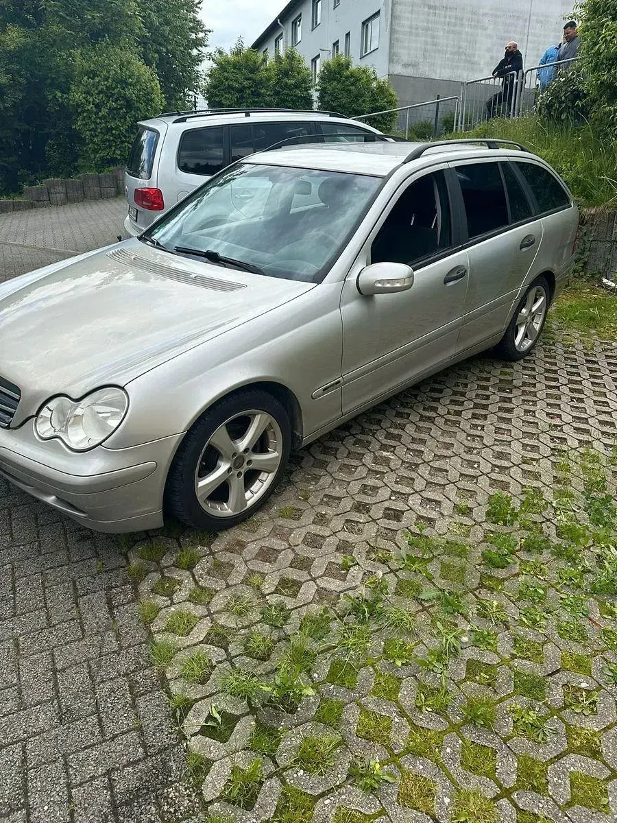 Gebraucht Mercedes C180 Classic 129 PS (94 kW) 2002 Silber Kombi