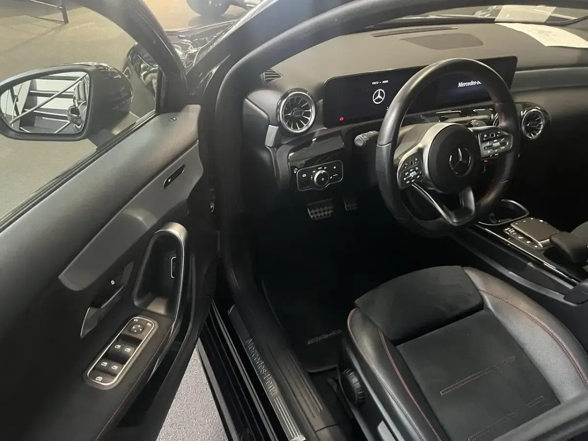 Gebraucht Mercedes A250 218 PS (160 kW) 2021 Schwarz Limousine