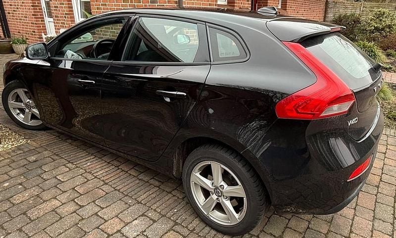 Gebraucht Volvo V40 Kinetic 114 PS (83 kW) 2013 Schwarz Limousine