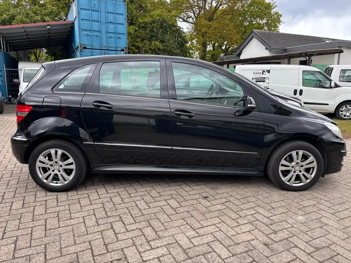 Gebraucht Mercedes B180 Elegance 109 PS (80 kW) 2009 Schwarz Van / Kleinbus