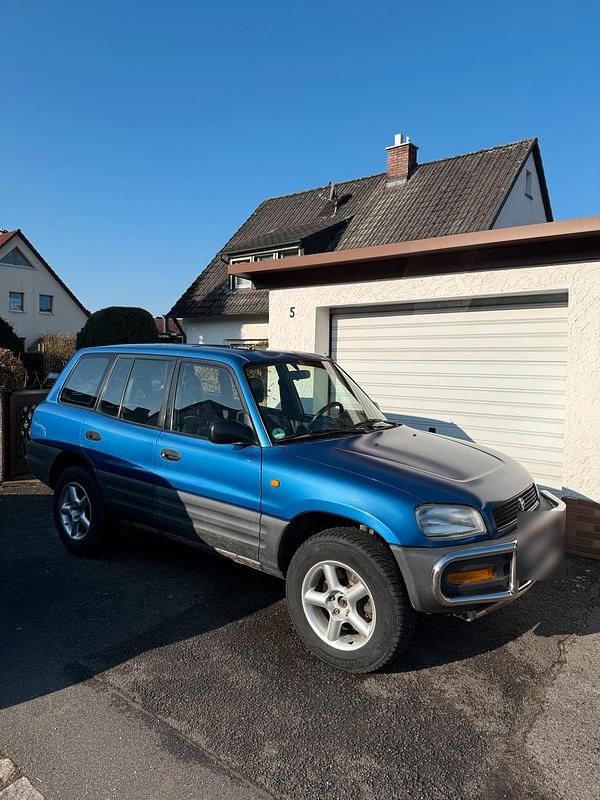 Gebraucht Toyota RAV4 128 PS (94 kW) 1995 Blau SUV