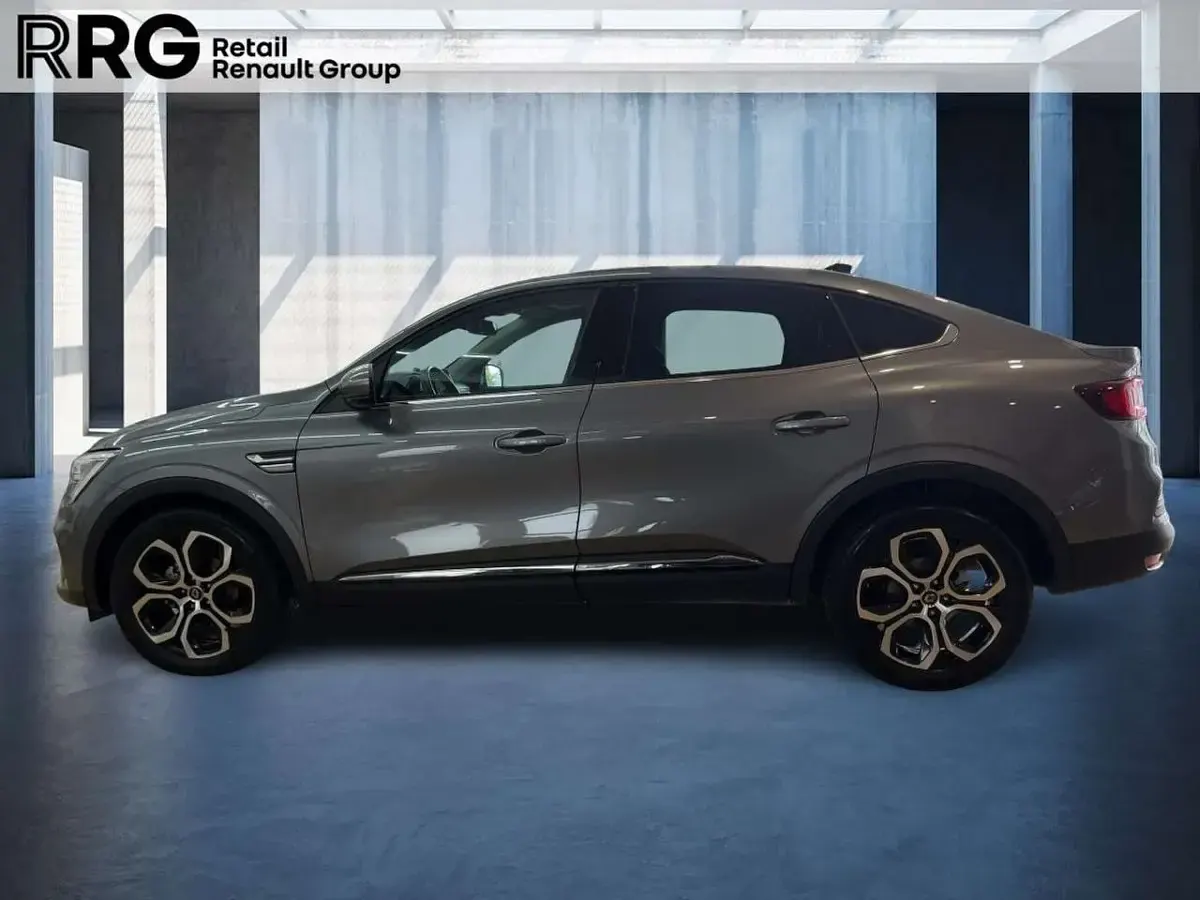 Gebraucht Renault Arkana Intens 140 PS (102 kW) 2022 Grau SUV