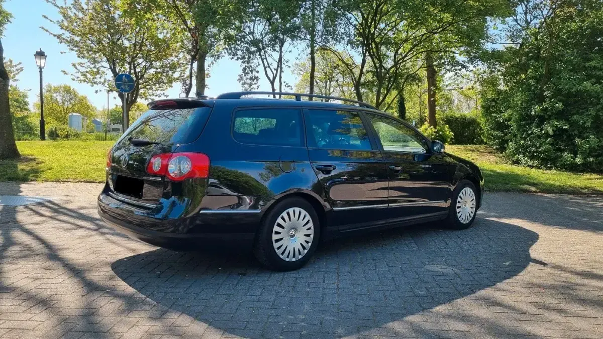 Gebraucht VW Passat 105 PS (77 kW) 2008 Schwarz Kombi