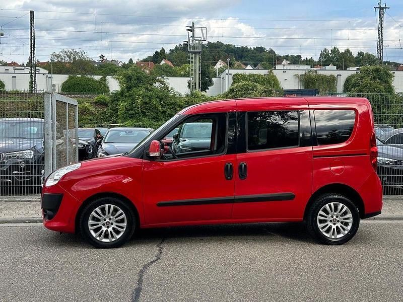 Gebraucht Fiat Doblò Emotion 90 PS (66 kW) 2011 Rot Van / Kleinbus
