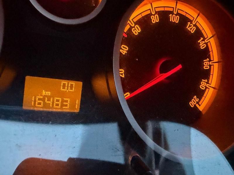 Gebraucht Opel Corsa Cosmo 80 PS (58 kW) 2007 Silber Kleinwagen