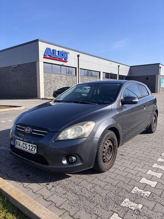 Gebraucht Kia ProCeed 126 PS (92 kW) 2010 Grau Kleinwagen