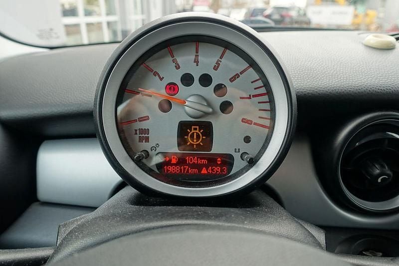 Gebraucht Mini ONE 75 PS (55 kW) 2009 Schwarz Kleinwagen