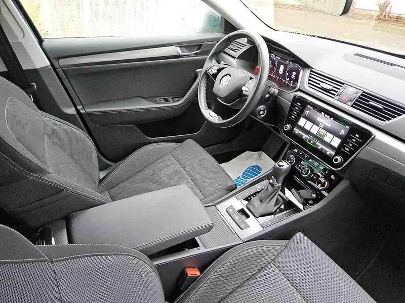 Gebraucht Skoda Superb Style 218 PS (160 kW) 2022 Lavablau metallic Kombi