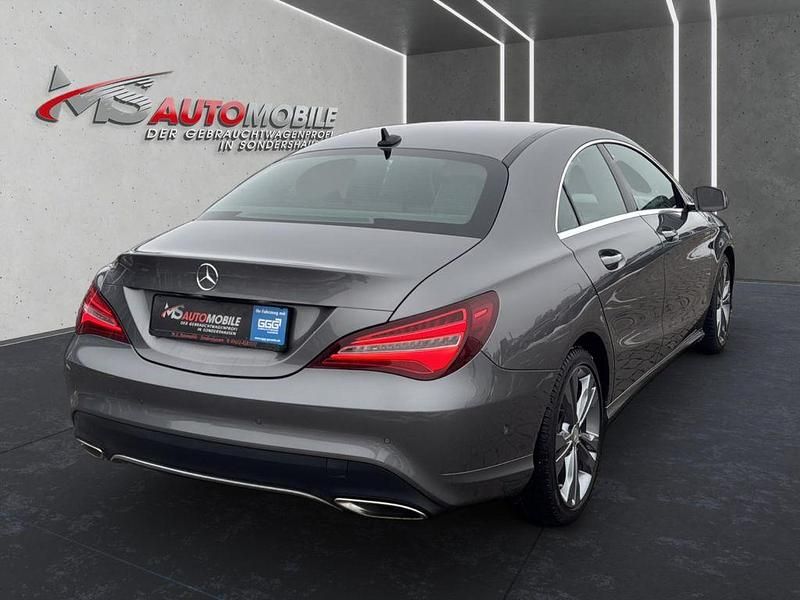 Gebraucht Mercedes CLA200 Urban 156 PS (114 kW) 2016 Grau Limousine