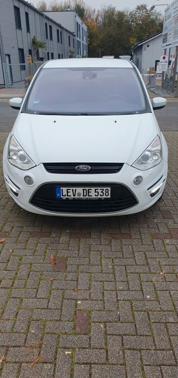 Weiß Gebraucht 2012 Ford S-MAX Titanium Van / Kleinbus | 6.399 € (Guter Preis) - Bild 1/4