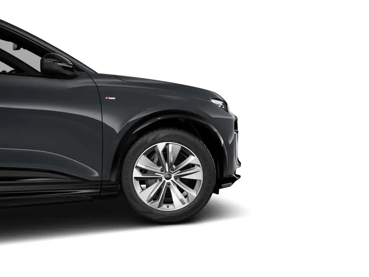 Gebraucht Audi Q6 e-tron S-Line 284 kW (387 PS) 2025 Grau SUV