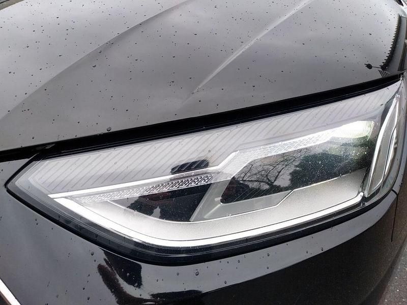 Second-hand Audi A4 Advanced Plus 163 CP (119 kW) 2022 Negru Break