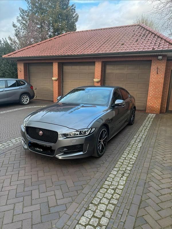 Gebraucht Jaguar XE 200 PS (147 kW) 2017 Grau Limousine