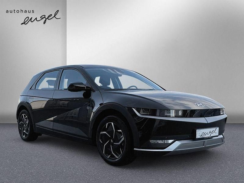 Neu Hyundai Ioniq Dynamiq 125 kW (170 PS) 2025 Abyss black mineraleffekt Kleinwagen