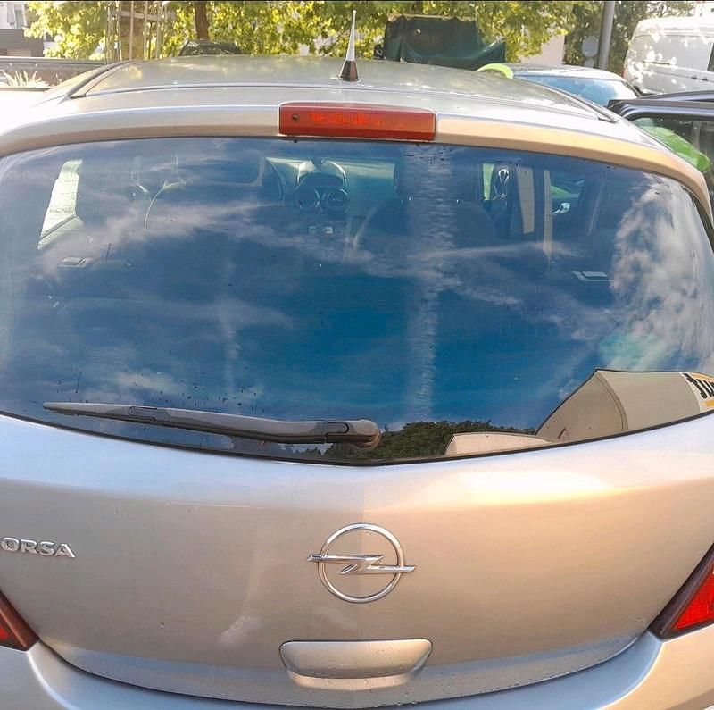 Gebraucht Opel Corsa 86 PS (63 kW) 2010 Silber Kleinwagen