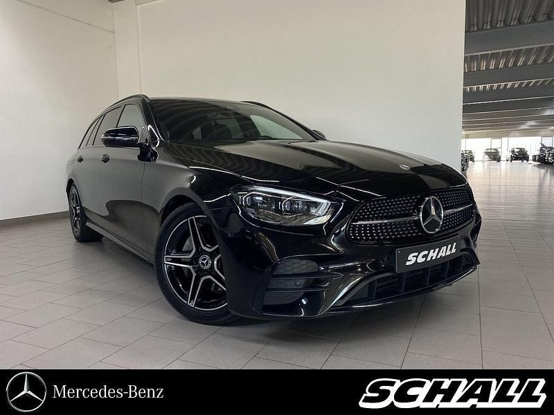 Andere Gebraucht 2021 Mercedes E220 AMG Kombi | 34.748 € (Teuer) - Bild 1/4