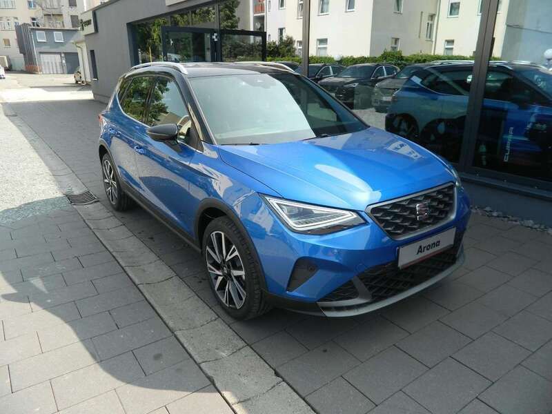 Sapphier blau / schwarz Gebraucht 2024 Seat Arona FR SUV | 28.290 € - Bild 1/4