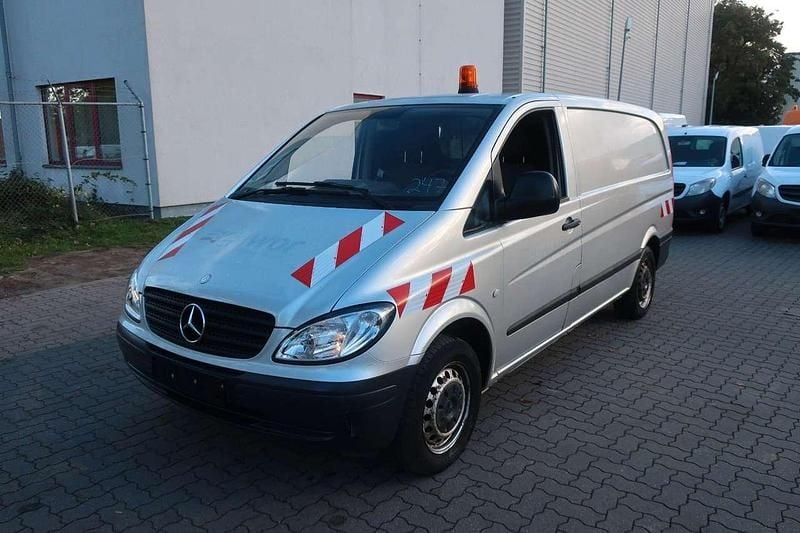 Silber Gebraucht 2009 Mercedes Vito Limousine | 7.900 € (Fairer Preis) - Bild 1/4