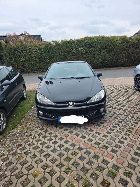 Gebraucht Peugeot 206 CC 109 PS (80 kW) 2005 Schwarz Cabrio