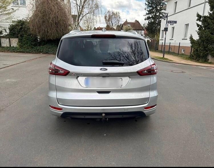 Gebraucht Ford S-MAX Titanium 150 PS (110 kW) 2021 Grau Van / Kleinbus