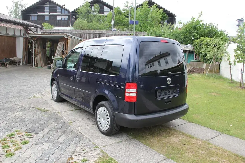 Second-hand VW Caddy Trendline 140 CP (102 kW) 2014 Albastru Monovolum
