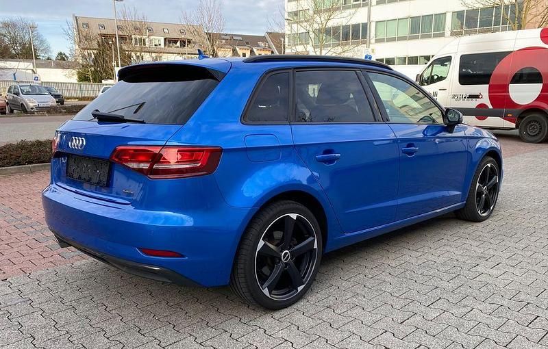 Gebraucht Audi A3 Sport 150 PS (110 kW) 2017 Blau Limousine