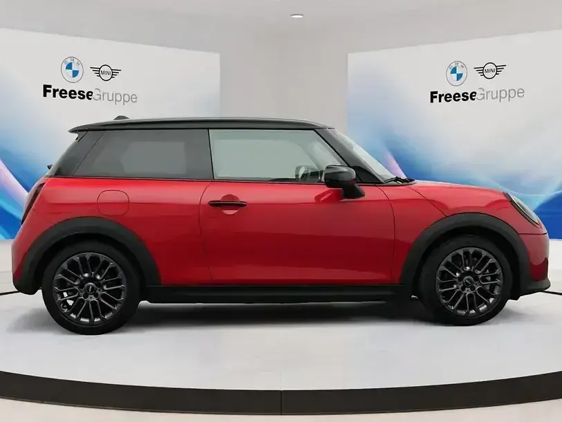 Używany Mini Cooper Classic 156 KM (114 kW) 2024 Czerwony Hatchback
