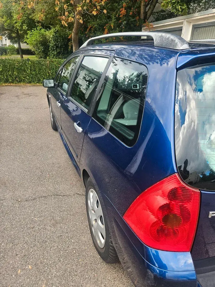Gebraucht Peugeot 307 Tendance 109 PS (80 kW) 2003 Blau Kombi