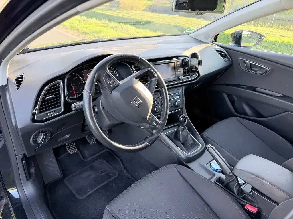 Second-hand Seat Leon 150 CP (110 kW) 2014 Negru Berlinǎ