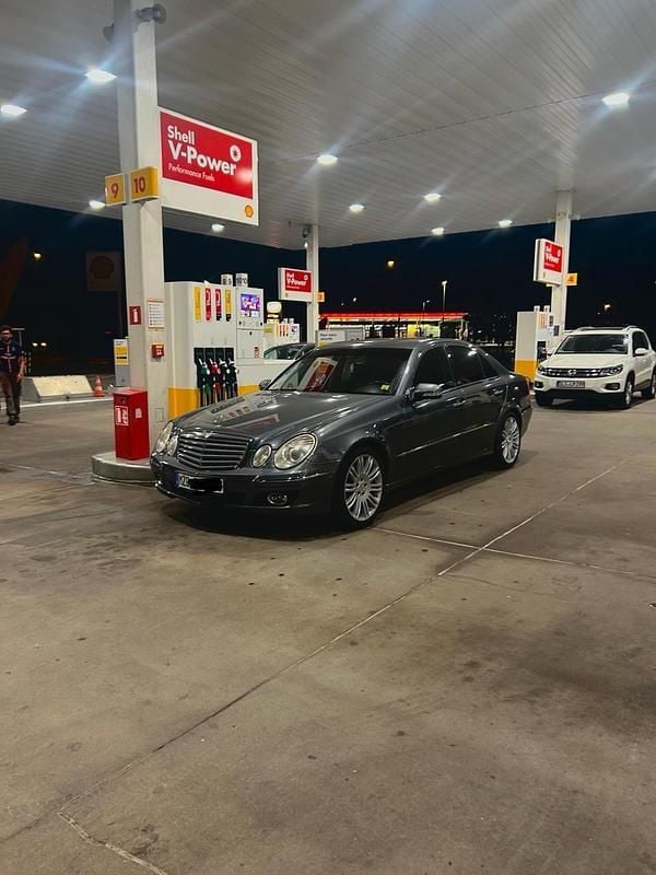 Grau Gebraucht 2006 Mercedes E280 Limousine | 4.000 € (Guter Preis) - Bild 1/4