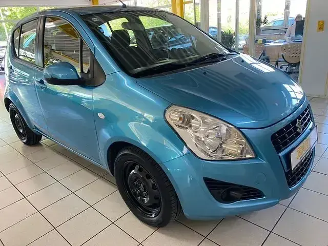 Gebraucht Suzuki Splash Basic 68 PS (50 kW) 2013 Blau Kleinwagen