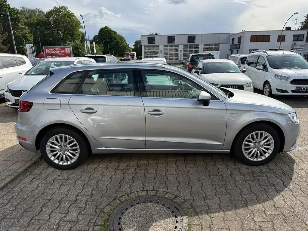 Gebraucht Audi A3 Ambiente 110 PS (80 kW) 2015 Grau Limousine