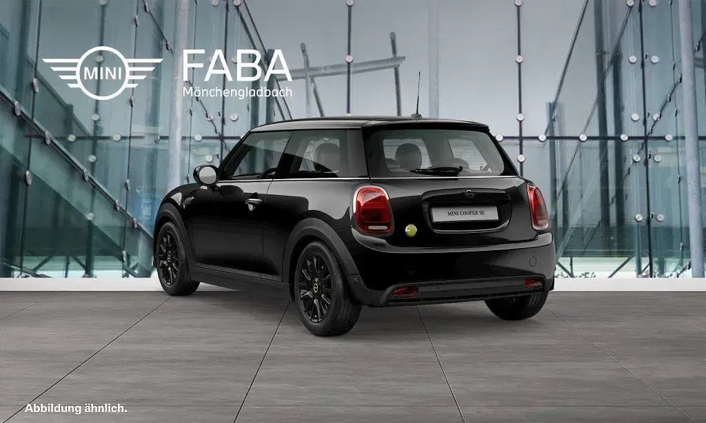 Gebraucht Mini Cooper SE Hatch 135 kW (184 PS) 2023 Schwarz Kleinwagen