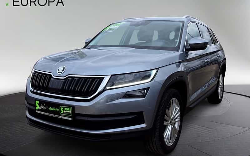 Business grau metallic Gebraucht 2021 Skoda Kodiaq Style SUV | 35.900 € (Fairer Preis) - Bild 1/4