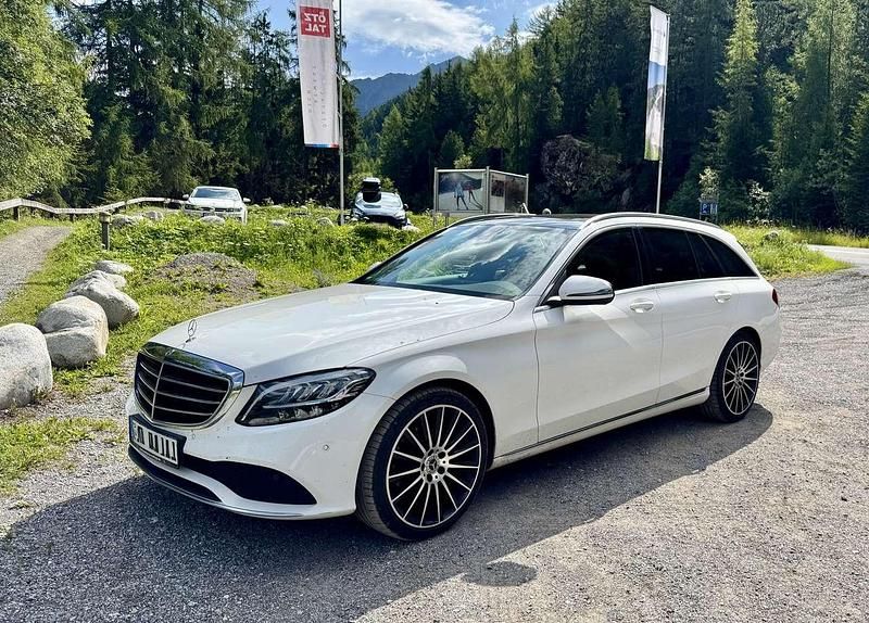 Weiß Gebraucht 2019 Mercedes C220 Exclusive Kombi | 24.480 € (Fairer Preis) - Bild 1/4