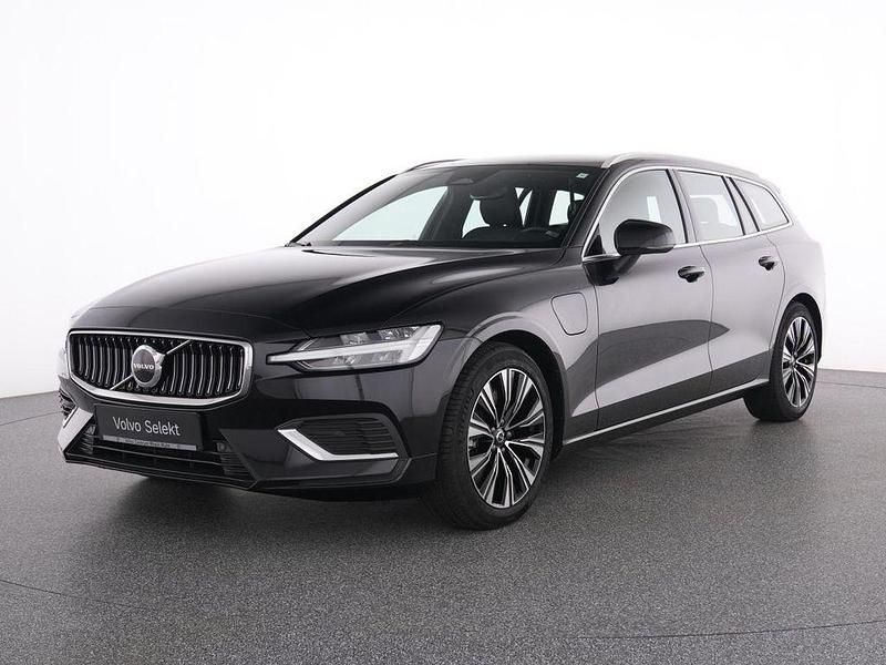 Gebraucht Volvo V60 Plus 349 PS (256 kW) 2022 Onyx black / metallic Kombi