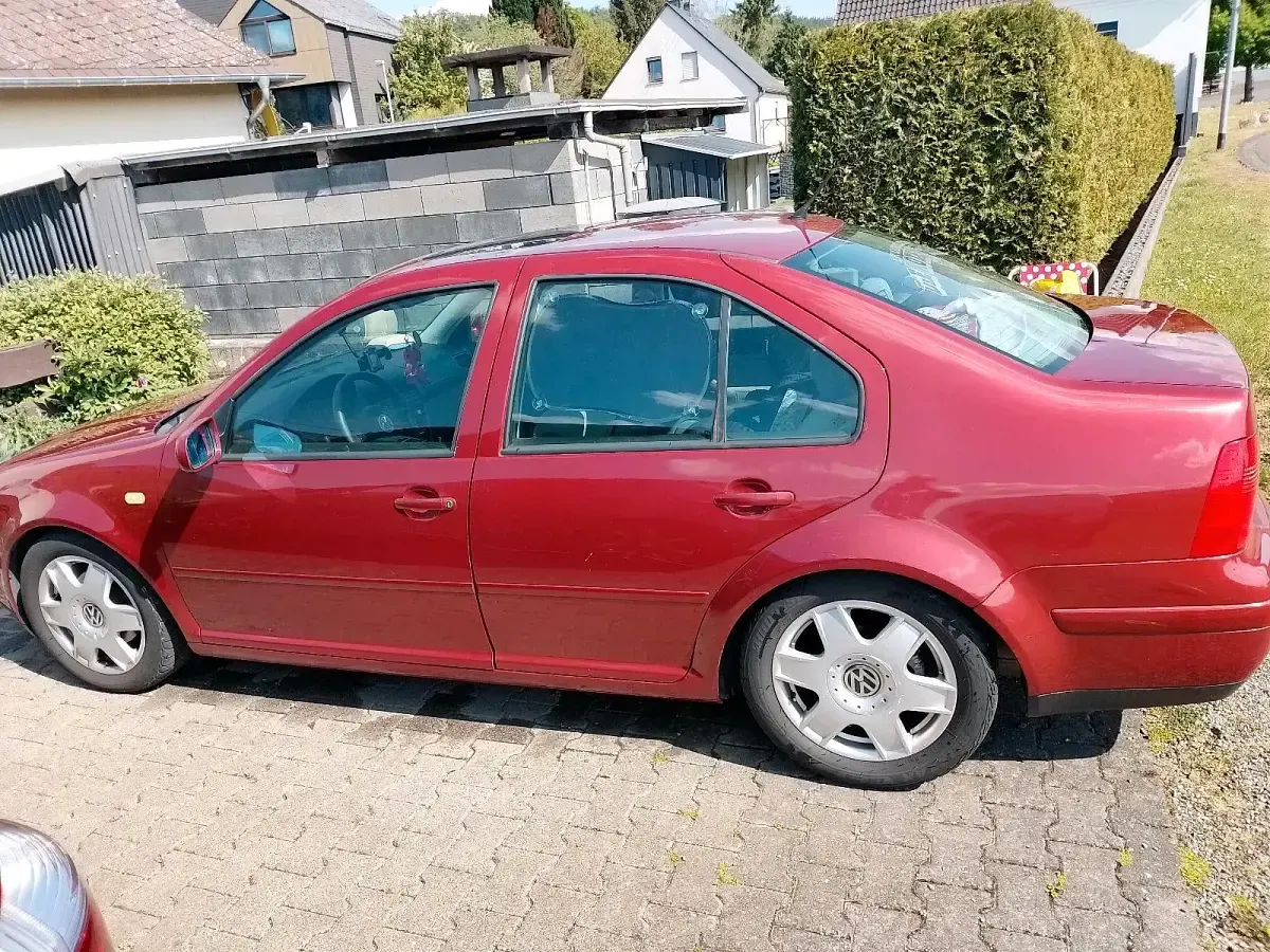 Brugt VW Bora 85 HK (62 kW) 1999 Rød Sedan
