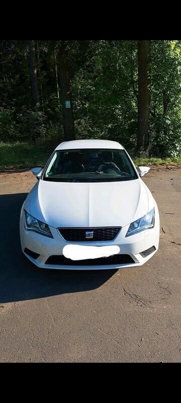 Weiß Gebraucht 2017 Seat Leon Limousine | 7.000 € (Superpreis) - Bild 1/4