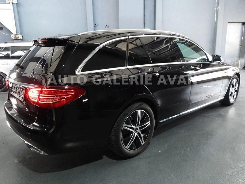 Gebraucht Mercedes C300 245 PS (180 kW) 2021 Schwarz Kombi