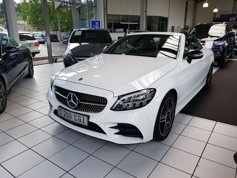 Weiß Gebraucht 2018 Mercedes C200 AMG Cabrio | 35.900 € (Teuer) - Bild 1/4